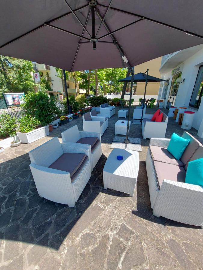 Hotel Senza Pensieri Ριτσόνε Εξωτερικό φωτογραφία