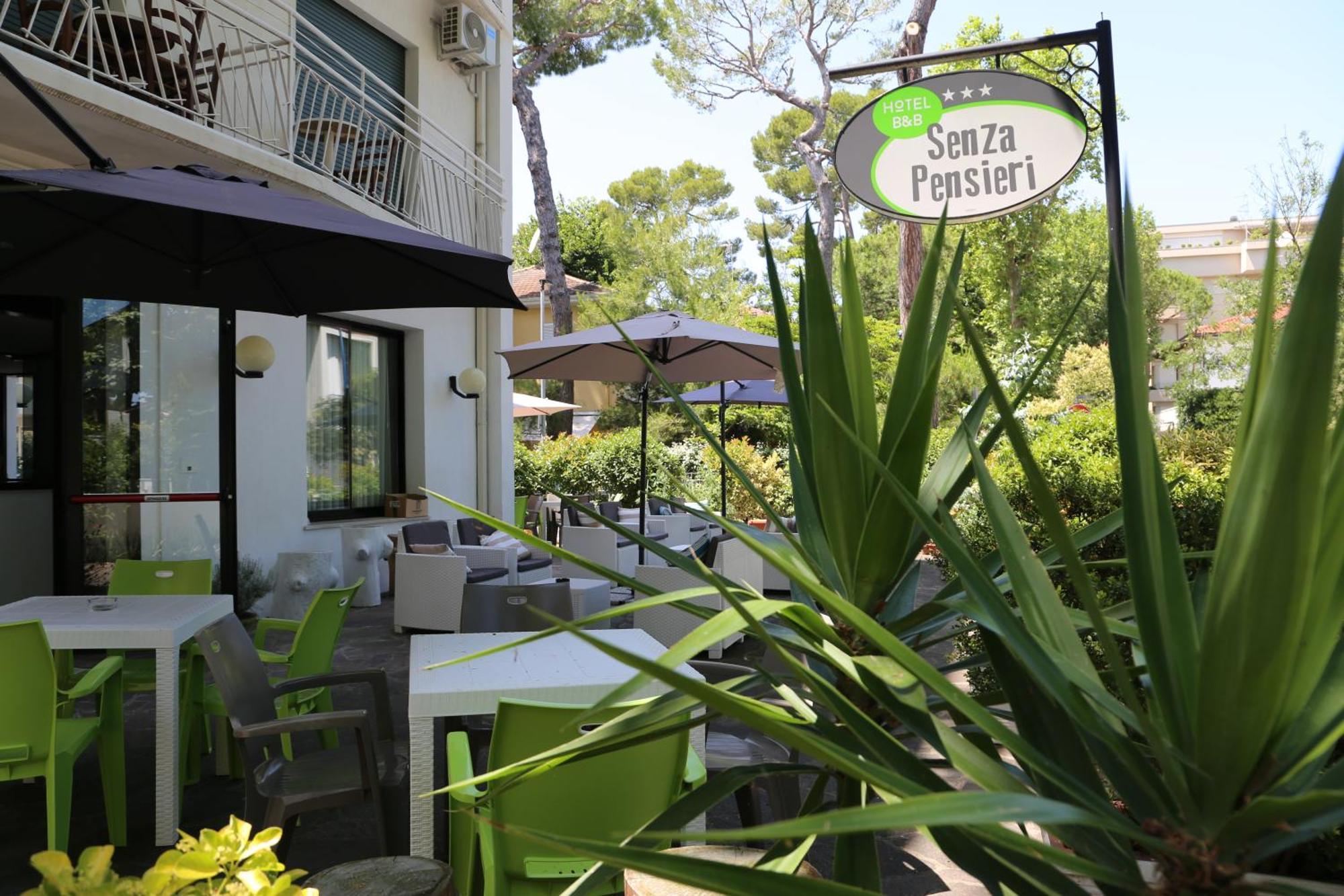 Hotel Senza Pensieri Ριτσόνε Εξωτερικό φωτογραφία
